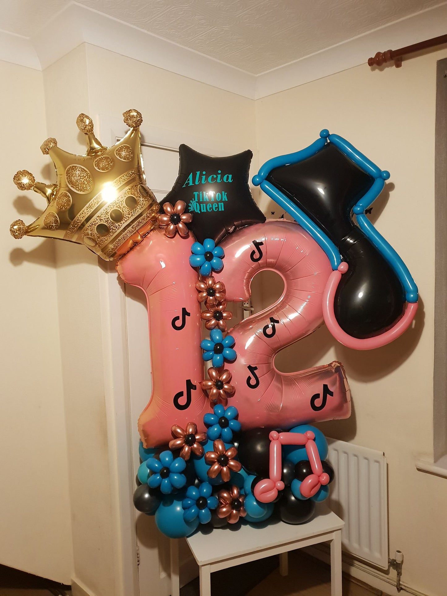 TikTok Queen Double Number Balloon Bouquet